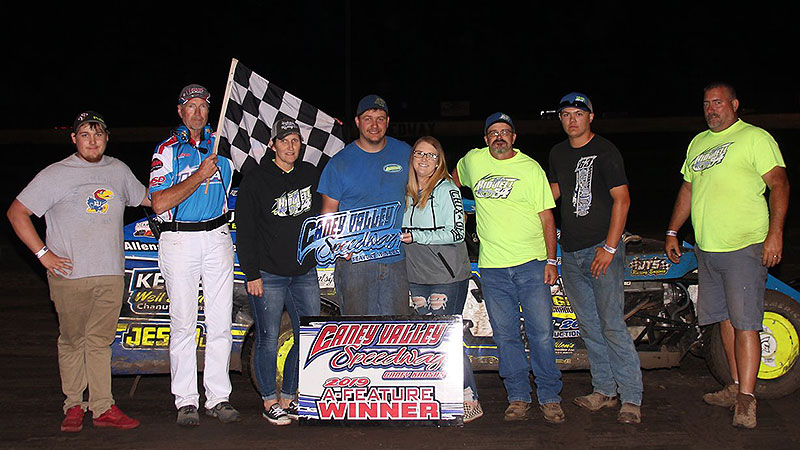 Tyler Kidwell won the Out-Pace USRA B-Mod feature on Wednesday, June 12, from the Caney Valley Speedway in Caney, Kan.