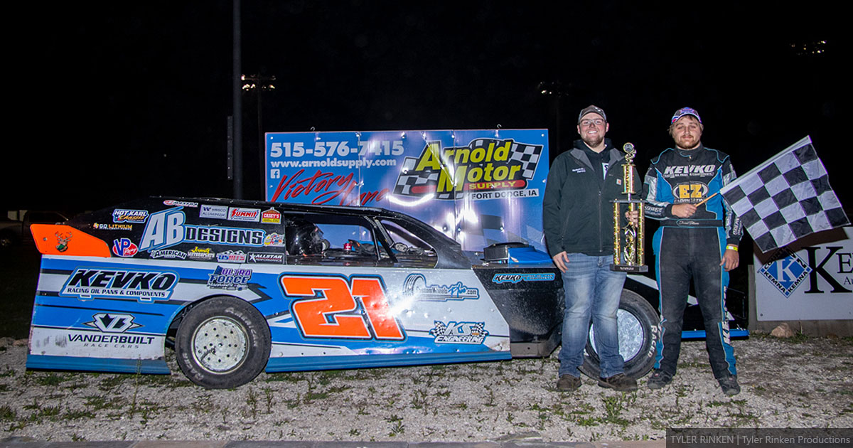 Jacob Bleess won the USRA Modified main event at the Sports Park Raceway in Fort Dodge, Iowa, on Friday, May 8, 2020. (Tyler Rinken Photo)