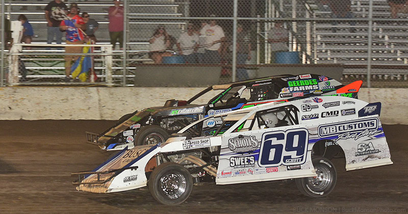 Lucas Schott (69) edged alex Williamson (15) at the finish line to win the USRA Modified main event.