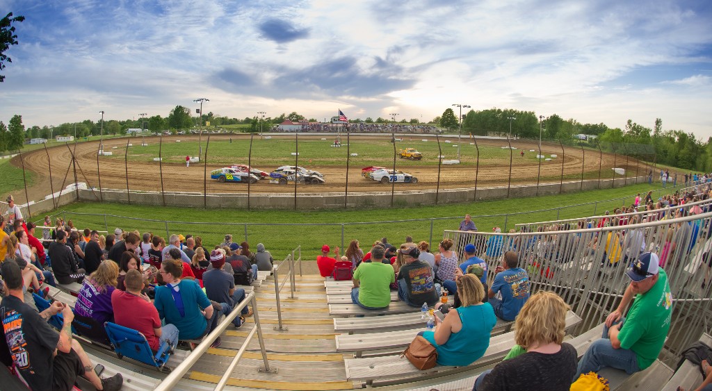 A back straightaway way view of action at Central Missouri Speedway. (Mike Musslin Photo)
