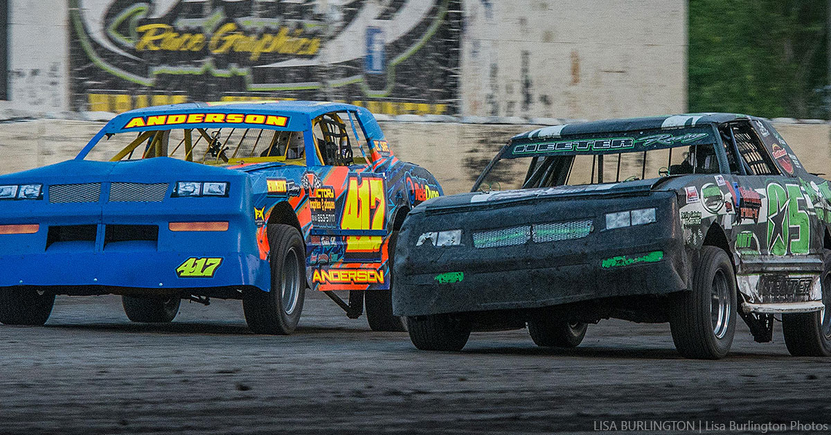 Kevin Anderson (417) holds a slight advantage over defending track champion Brett Heeter (05) in the Holley USRA Stock Car points battle.