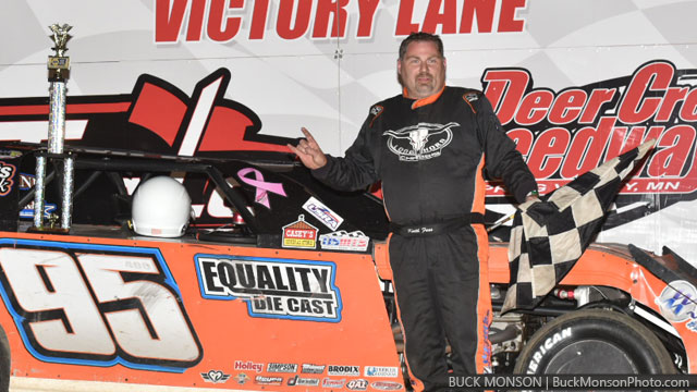 Keith Foss won the USRA Modified feature.