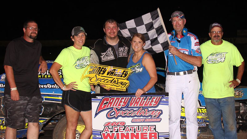 Tyler Kidwell won the Out-Pace USRA B-Mod feature.