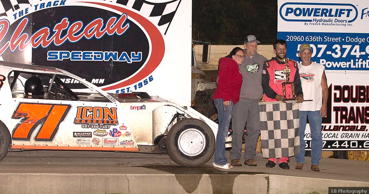 Jason Cummins won the USRA Modified main event.