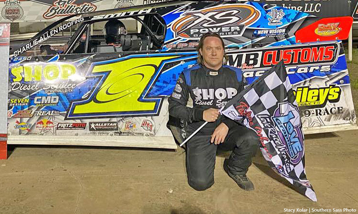 Colby Smith won the USRA Modified main event.