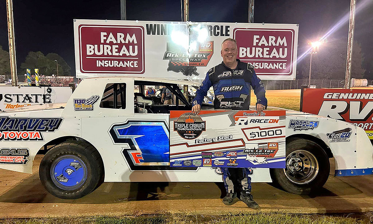 Jason Ingalls won the Sunoco USRA Factory Stock main event.