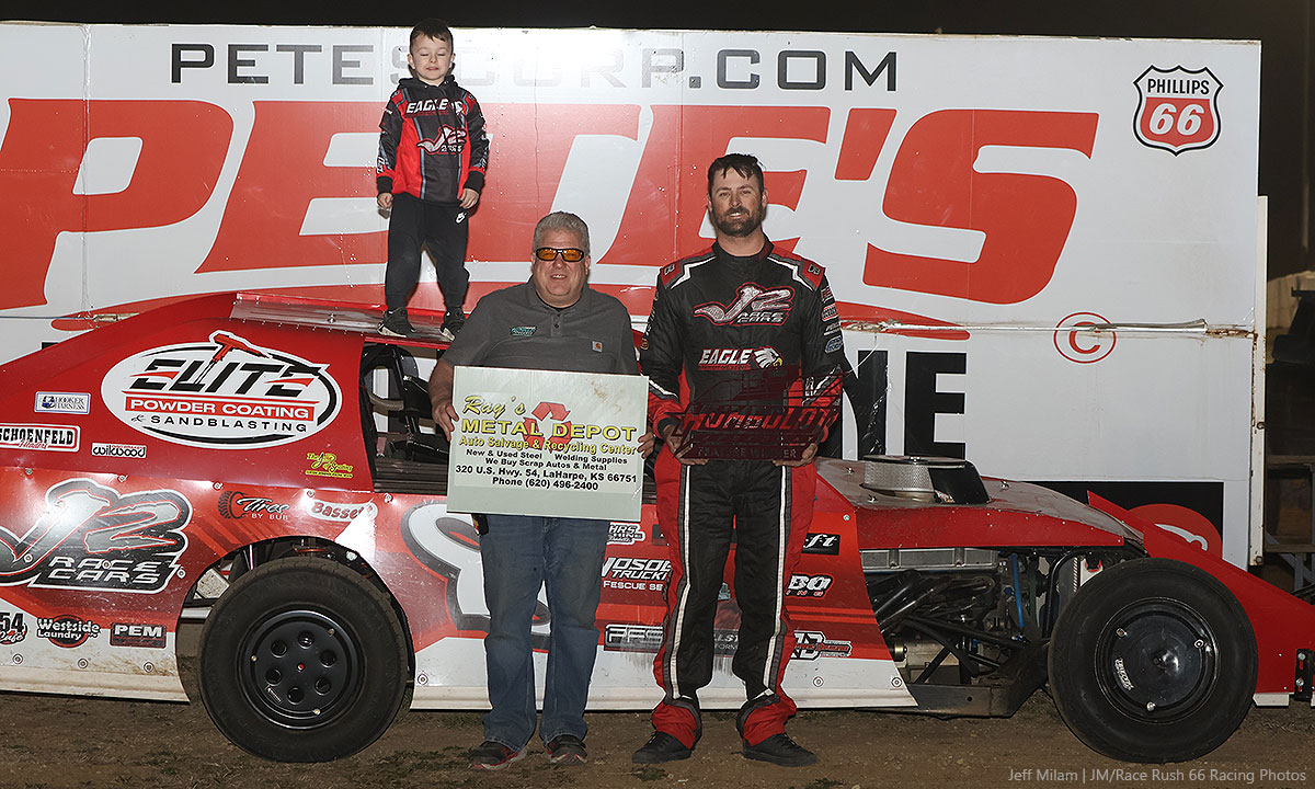 Jon Sheets won the USRA B-Mod main event.